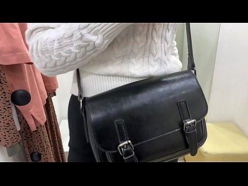 ❤️ Мастурбатсияи оммавии зани ҷавон ФералБерри бо дилдо дар утоқи мувофиқ ❤️❌  Секс  дар мо ️❤